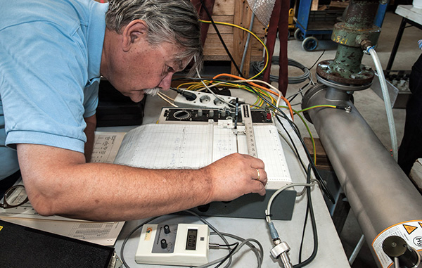 Dipl.-Ing. Alexander Cabaj testing UV disinfection system